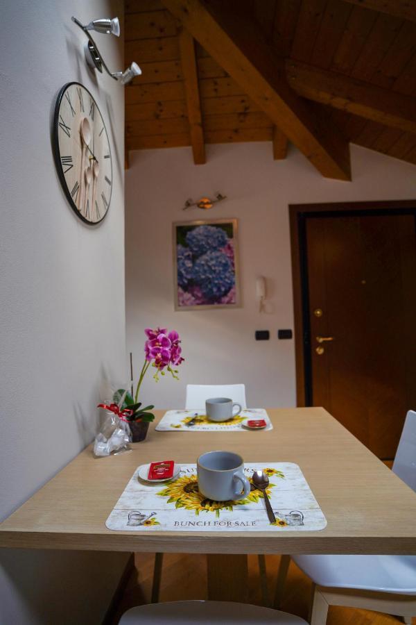 Ortensia Penthouse Leonardo Academy, Mxp & Laghi Sesto Calende Bagian luar foto